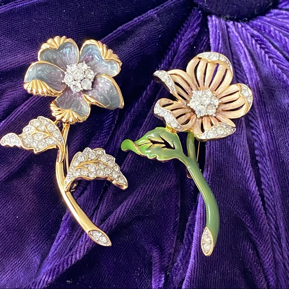 The Nolan Miller Glamour Collection Flower Pin set